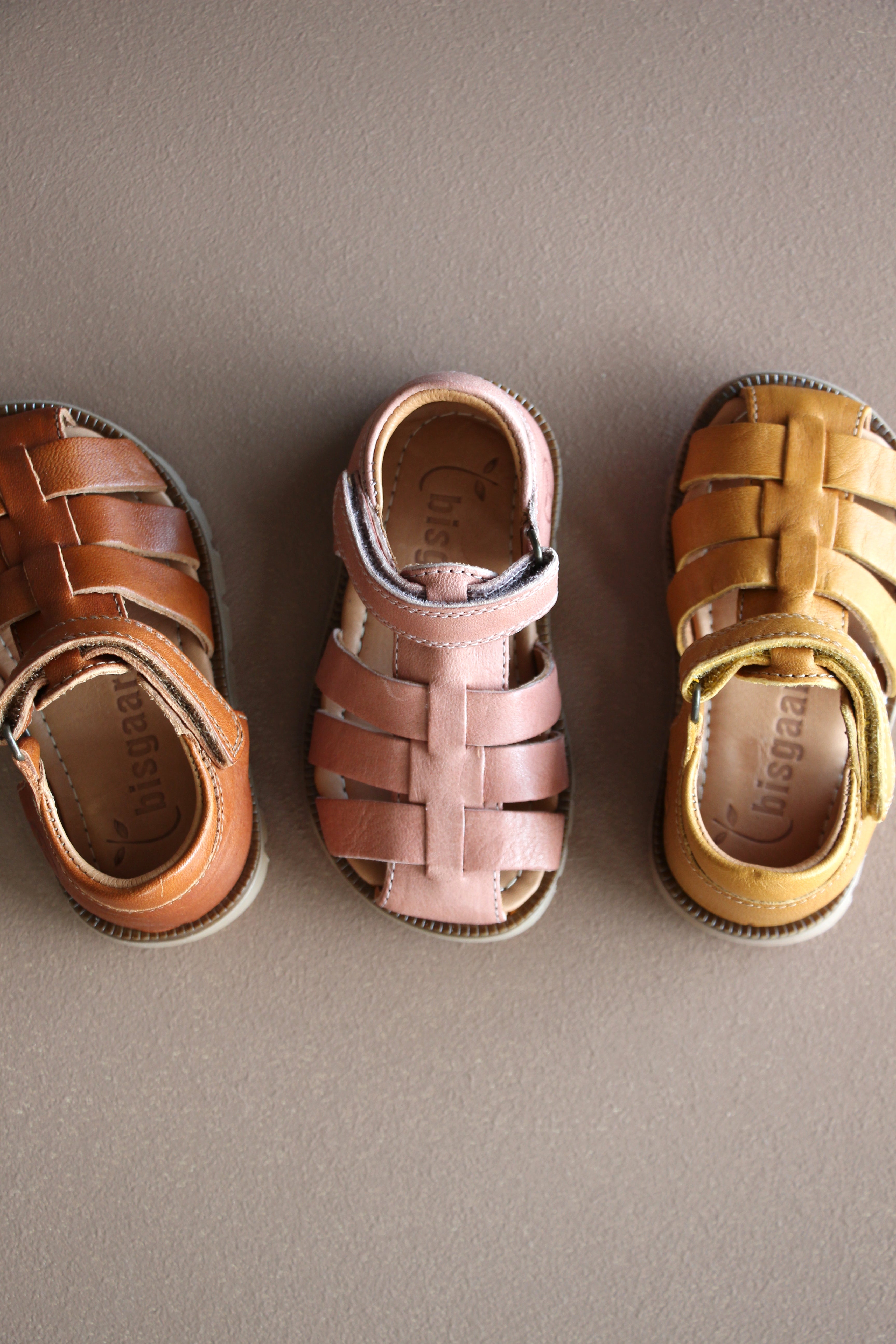 sandalen eller lukket? – bisgaard sko
