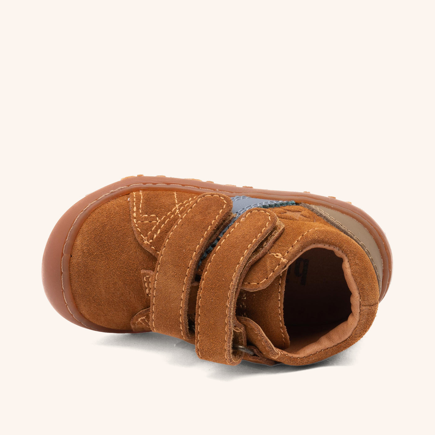 bisgaard barefoot hale v hazel PLAY