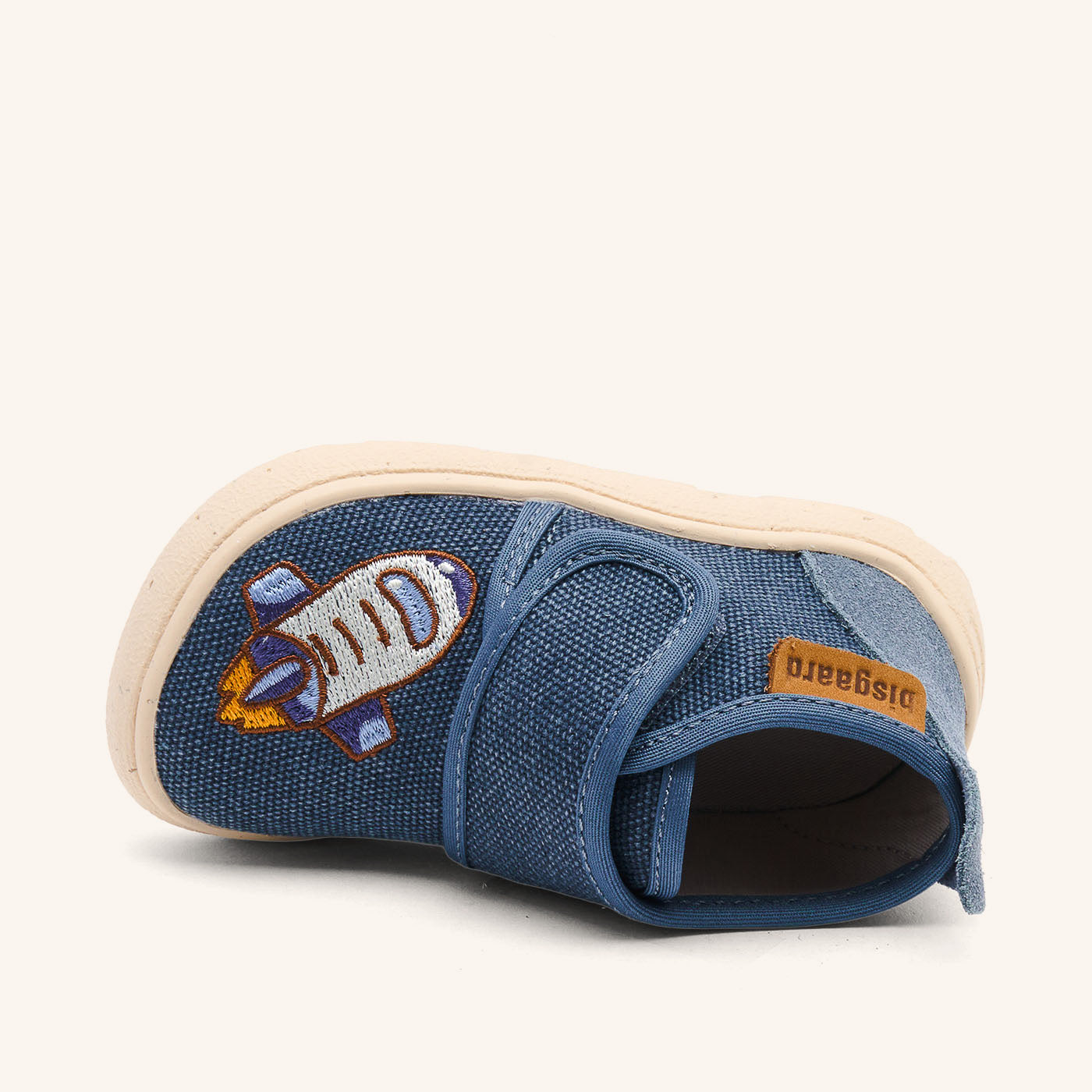 bisgaard barefoot basic to the moon