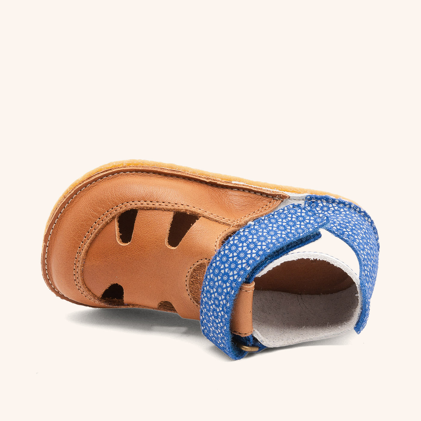 ecobirdy x bisgaard barefoot beannie coastal