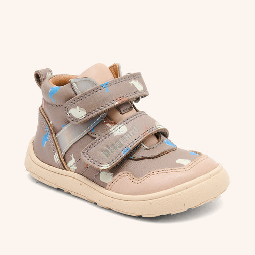 bisgaard barefoot becky whale